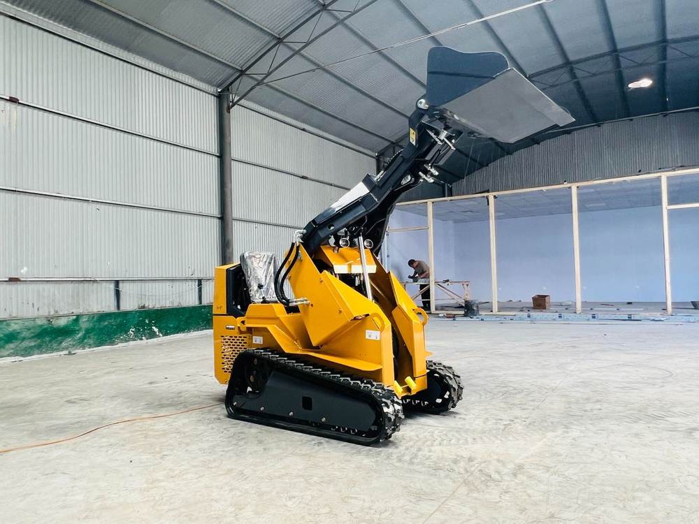 HG-300 Seat-mounted tracked skid steer loader 3